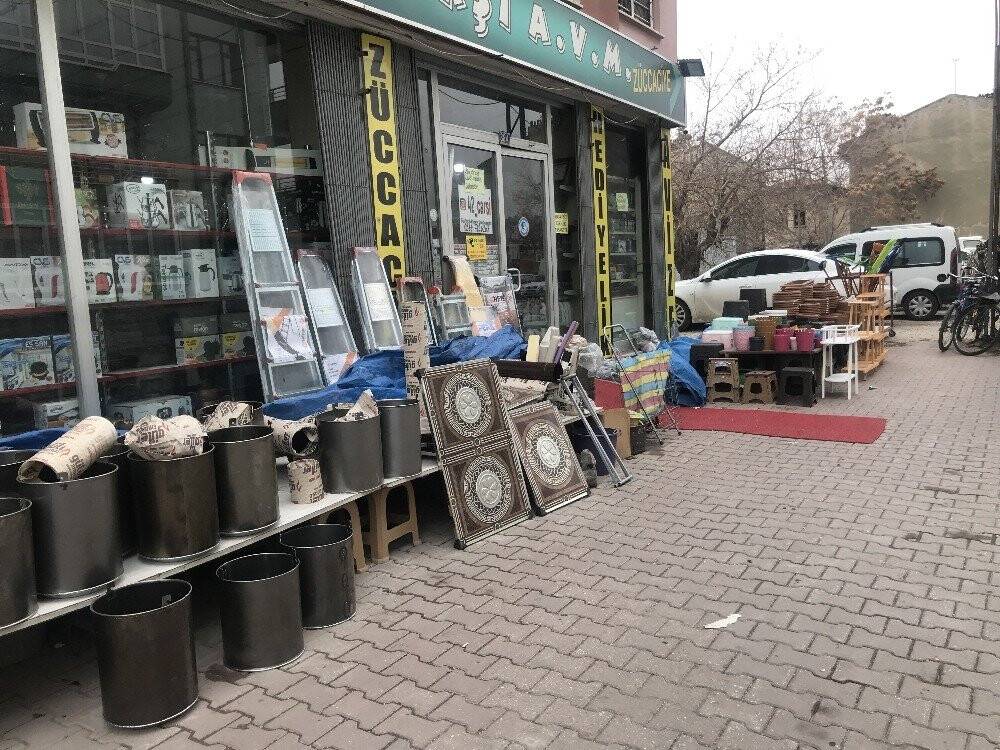 Konya'da bekçilerin takdir toplayan davranışı güvenlik kamerasına yansıdı