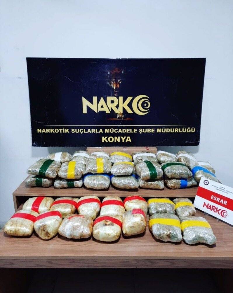 Konya’da bir araçta yapılan arabada 29 kilo esrar ele geçirildi