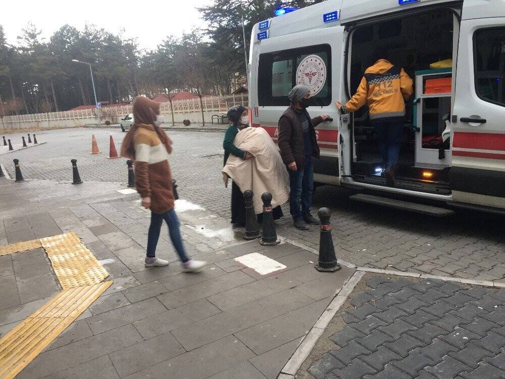 Konya'da yemek tenceresinin üzerine düşen 3 yaşındaki çocuk yandı