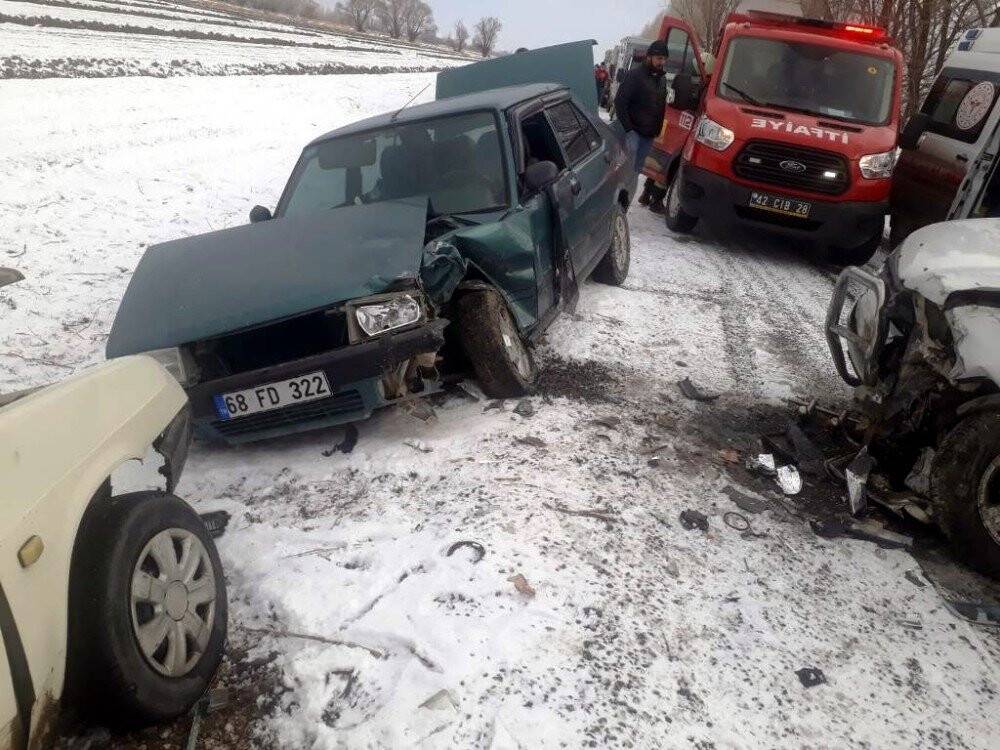Konya’da zincirleme kaza: 1ölü, 4 yaralı