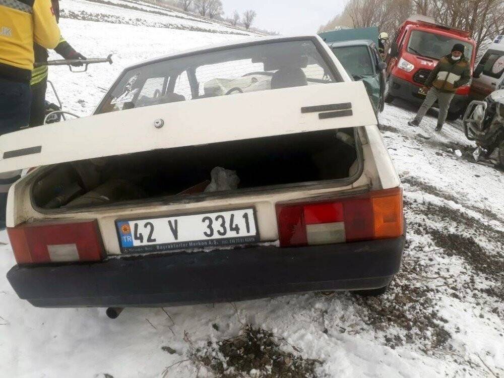 Konya’da zincirleme kaza: 1ölü, 4 yaralı