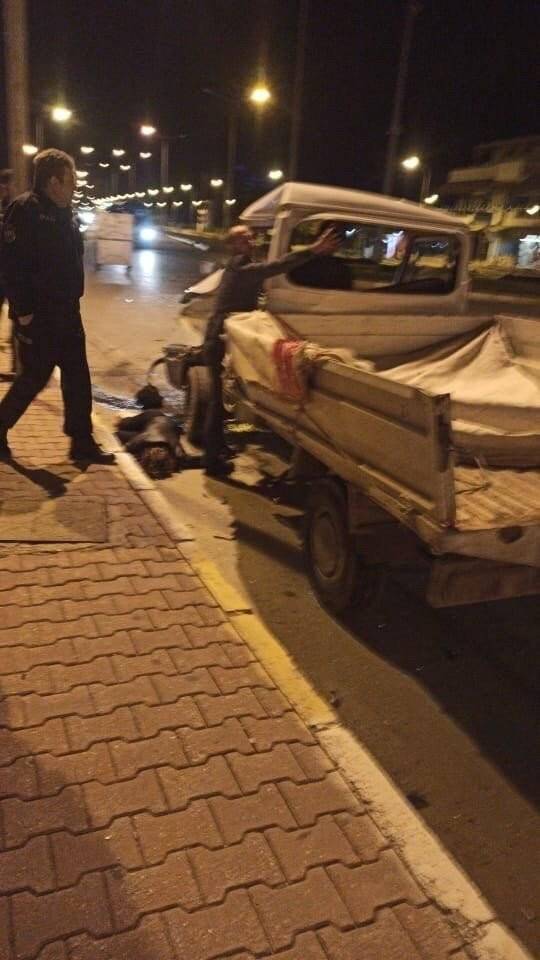 Antalya’da domates yüklü kamyonet otobüsle çarpıştı: 1 ölü,2 yaralı