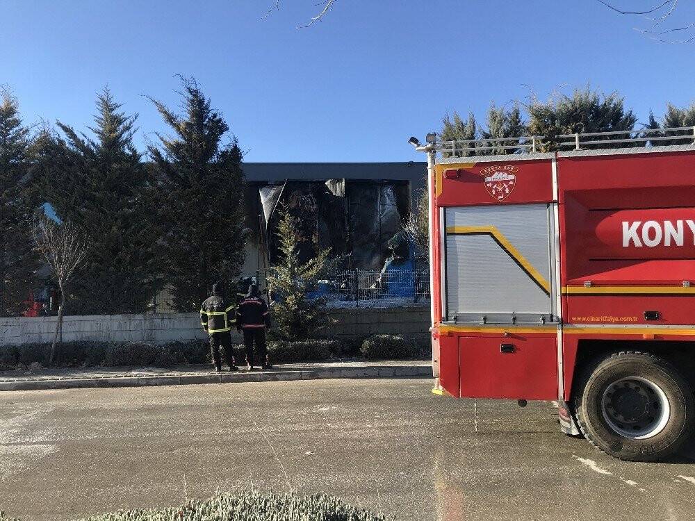 Konya'da fabrikada korkutan yangın!