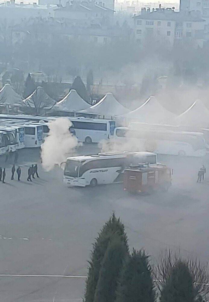 Konya Otogarında  park halindeki otobüste yangın çıktı