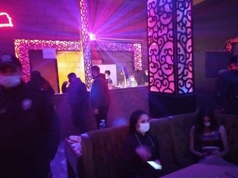 Konya'da 3 mekana polis baskını!