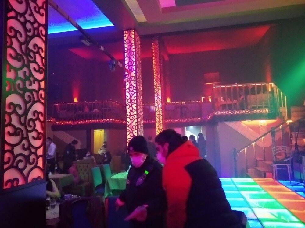 Konya'da 3 mekana polis baskını!