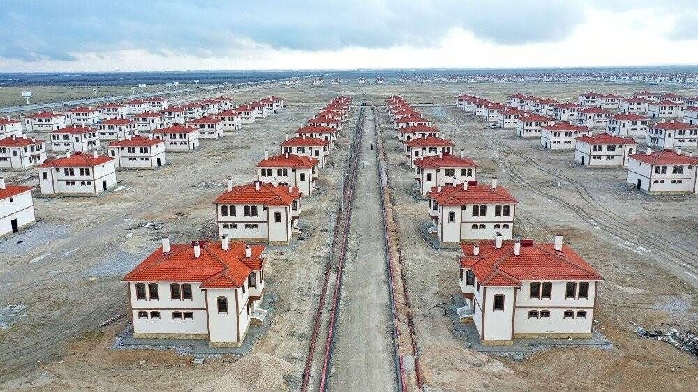 Konya'da sular altında kalacak mahallenin yeni konutları tamamlanıyor