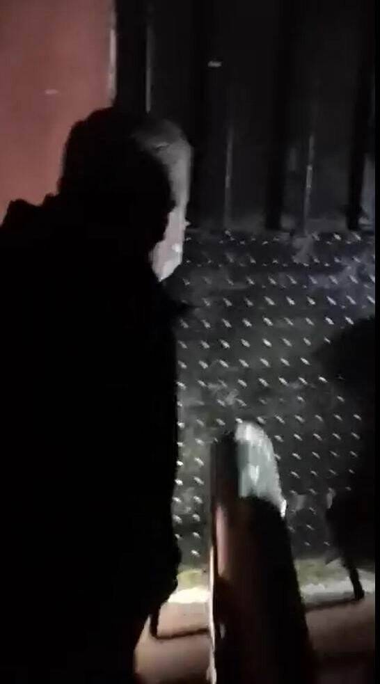 Konya'da gazinoya baskın! Polis kilitli kapıyı koç başıyla kırarak girdi