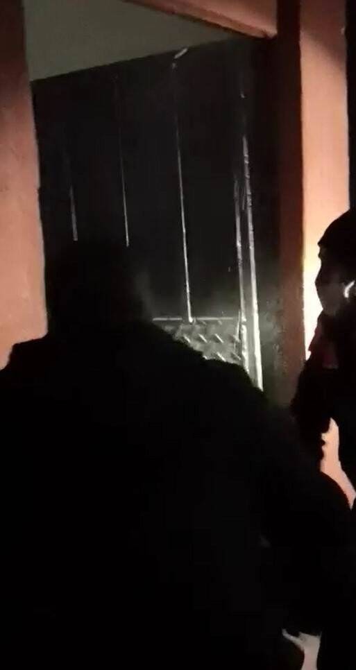 Konya'da gazinoya baskın! Polis kilitli kapıyı koç başıyla kırarak girdi