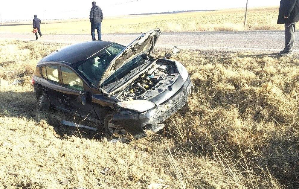 Konya'da kaza! Kontrolden çıkan otomobil şarampole devrildi