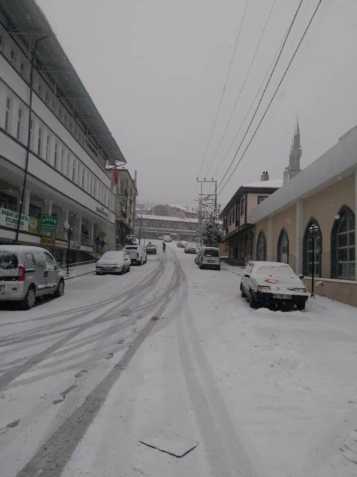 Konya’nın ilçeleri beyaza büründü