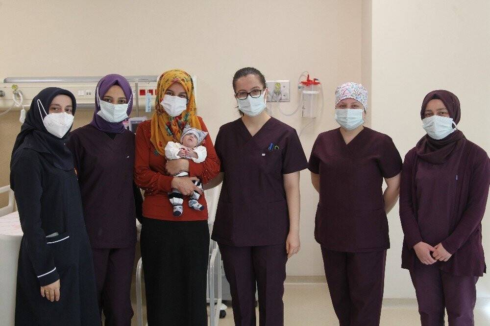 Konya’da 480 gram doğan bebek 167 günde hayata tutundu