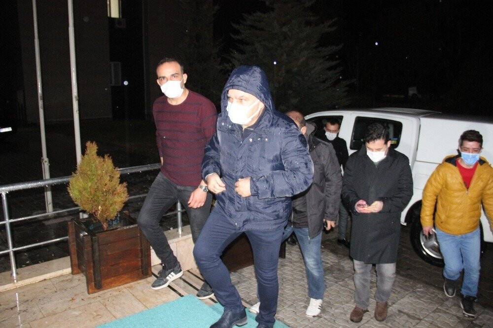 Karaman’da 112 Çağrı Merkezi’nin üzerine yıldırım düştü