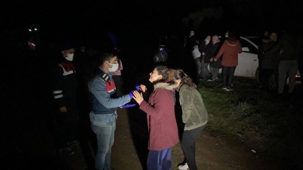 Manisa'da tarla yolunda 4 gencin cesetleri bulundu