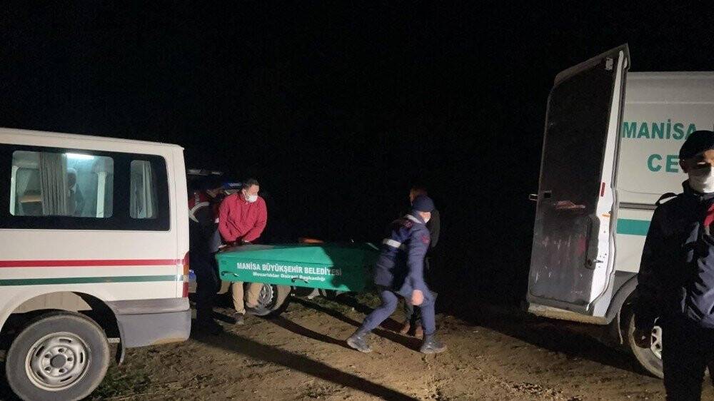 Manisa'da tarla yolunda 4 gencin cesetleri bulundu