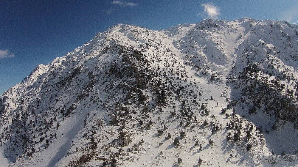 Karla buluşan Antalya-Konya karayolunda  kartpostallık görüntüler