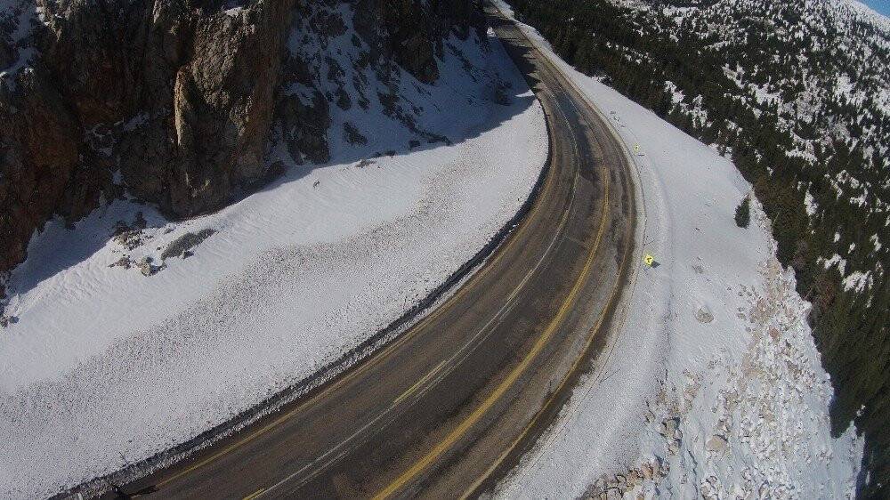 Karla buluşan Antalya-Konya karayolunda  kartpostallık görüntüler