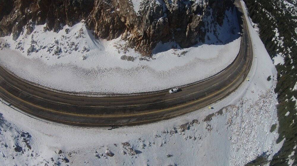 Karla buluşan Antalya-Konya karayolunda  kartpostallık görüntüler