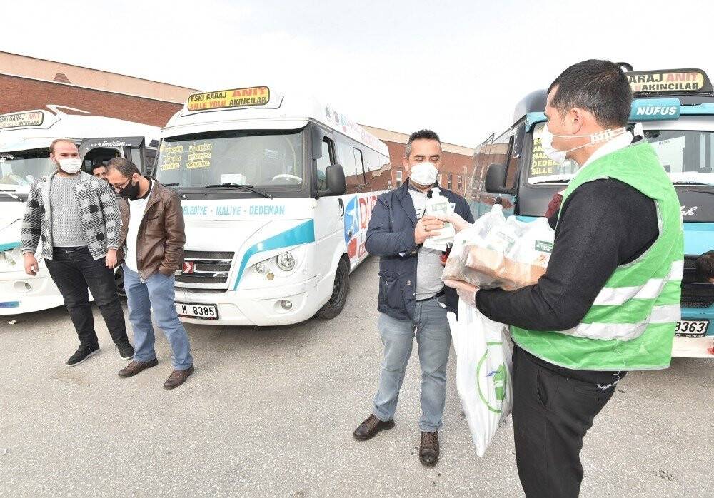 Karatay Belediyesi’nden taksici ve dolmuşçulara hijyen seti