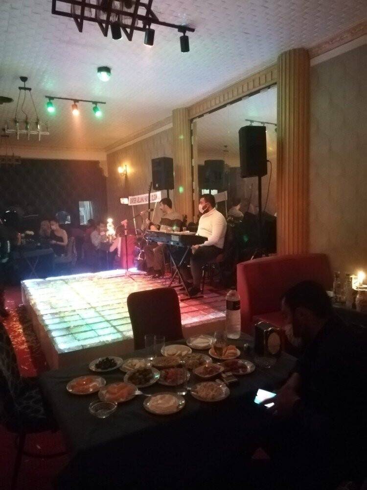 Konya’da ruhsatsız eğlence mekanına baskın