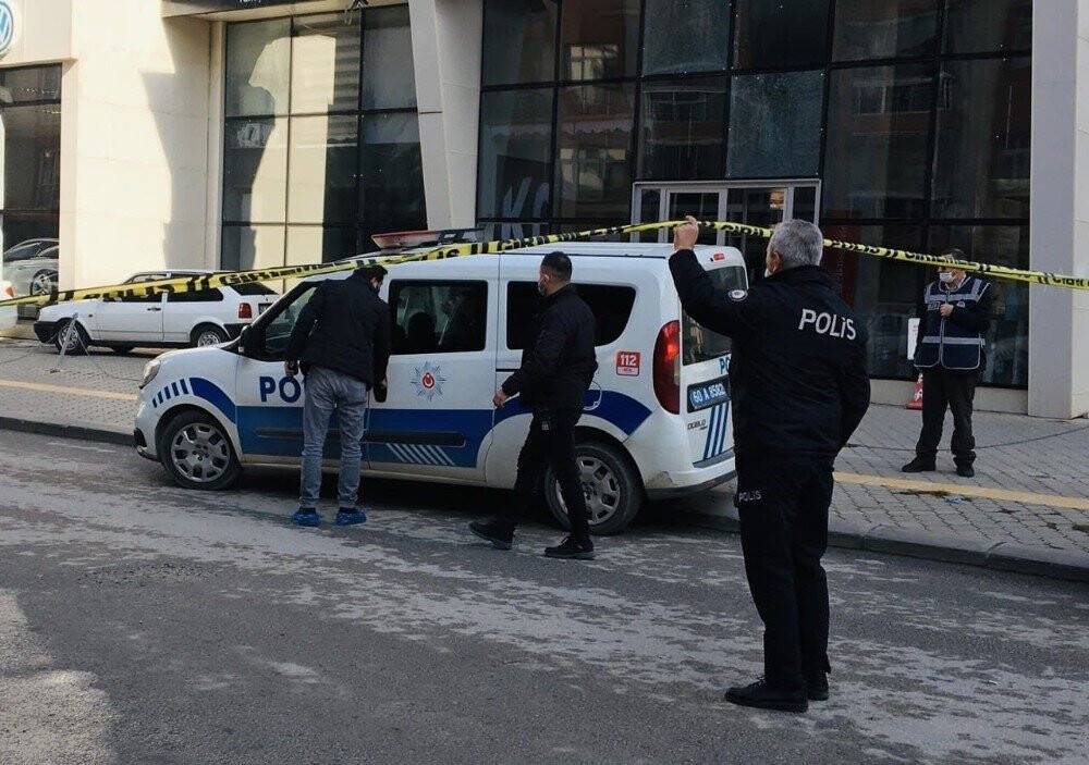 Kurşun yağdırıp 1 kişiyi ağır yaraladı, olay yerinden kaçıp kayıplara karıştı