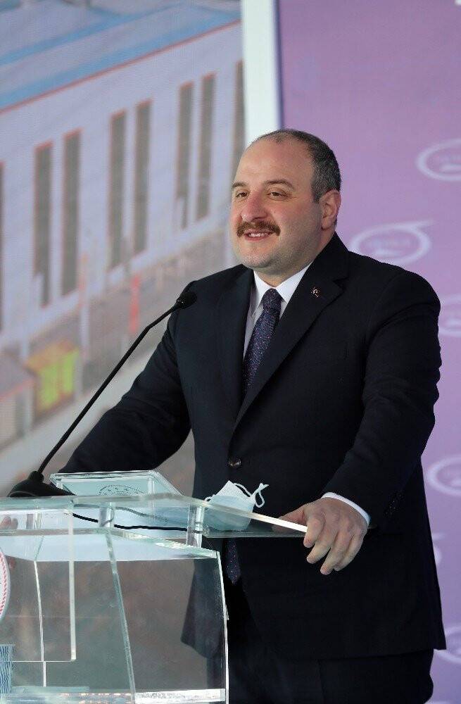 Bakan Varank: Yasalar çerçevesinde yapılmış bir rektör ataması üzerinden adeta ikinci bir Gezi hayali kuruluyor