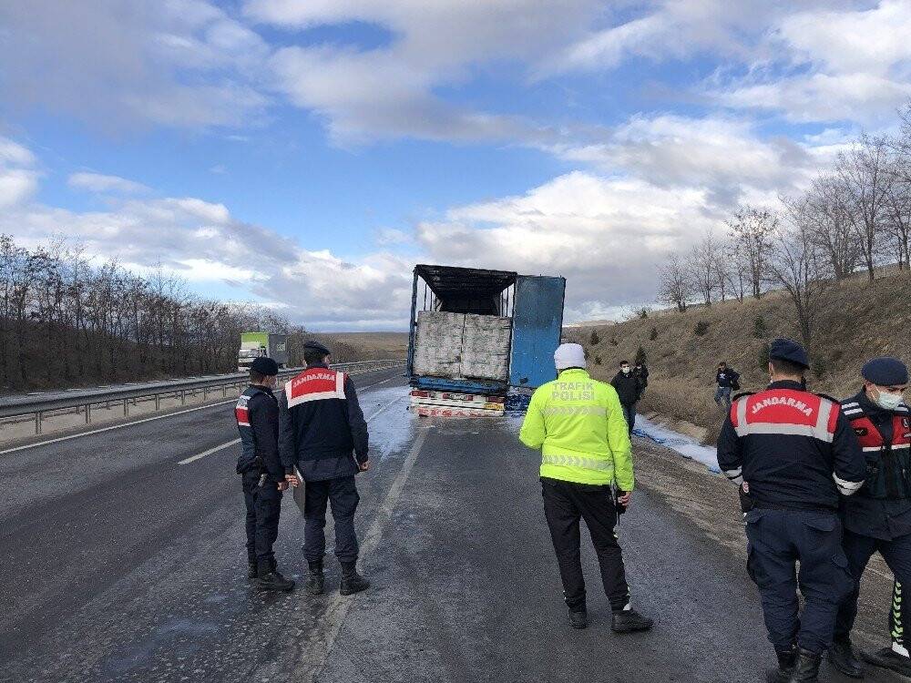 Deterjan yüklü tırda yangın paniği