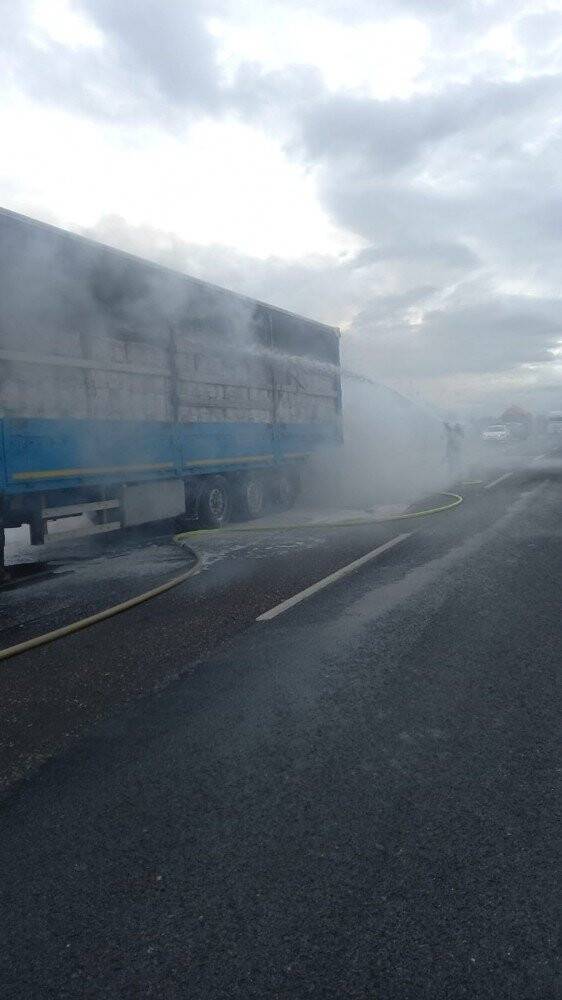 Deterjan yüklü tırda yangın paniği