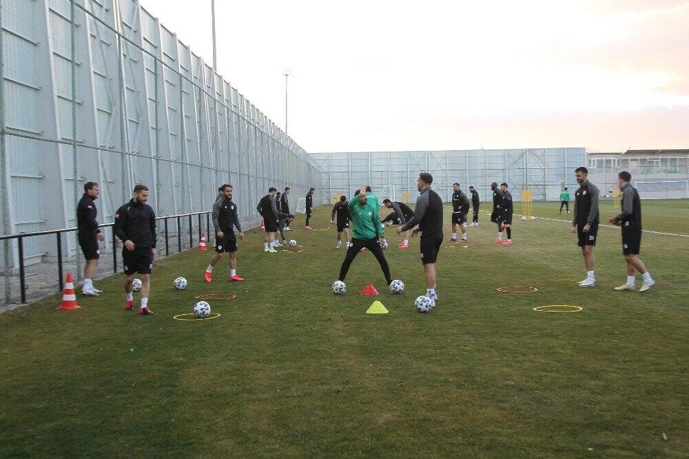 İlhan Palut: En iyisini yapmaya çalışacağız