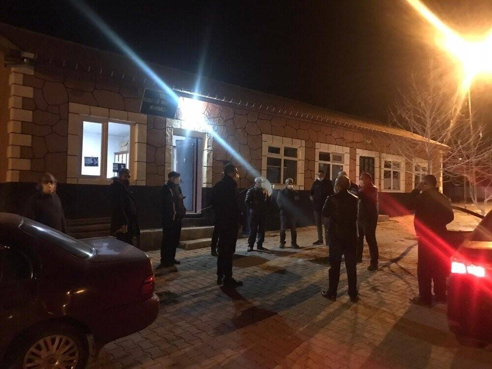 Konya’daki depremde birkaç evde küçük çatlak var