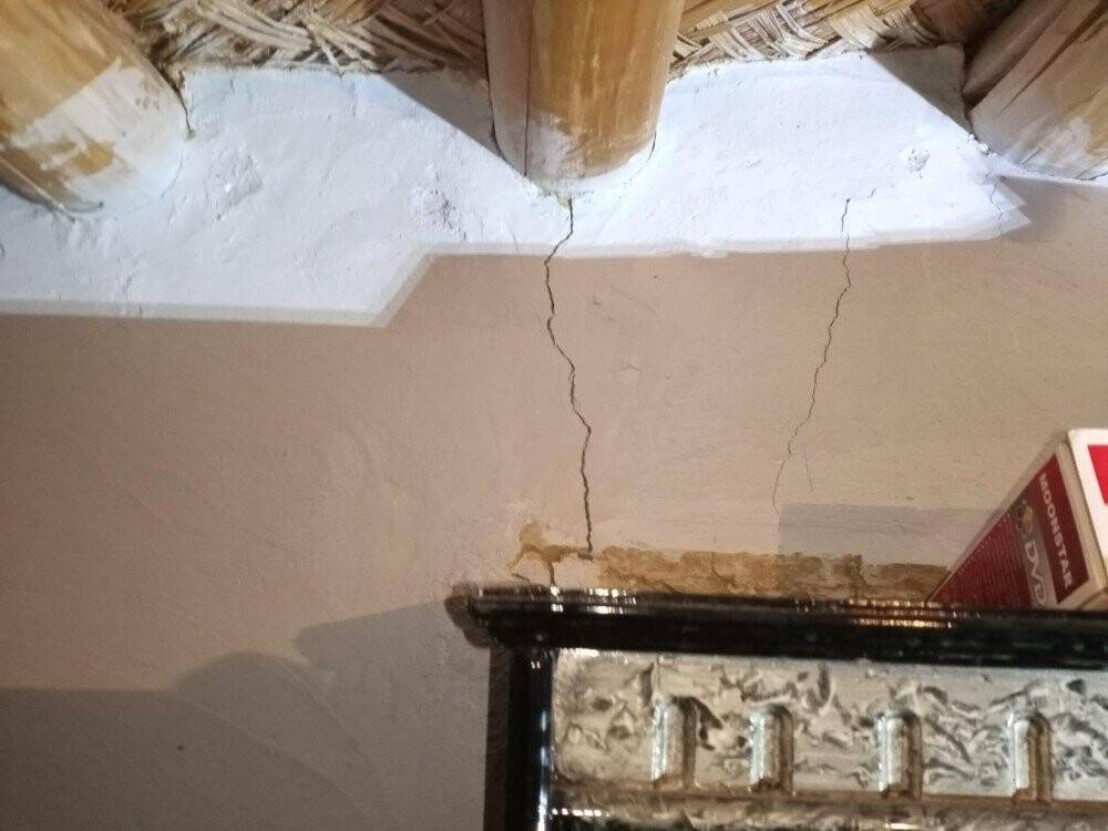 Konya’daki depremde birkaç evde küçük çatlak var