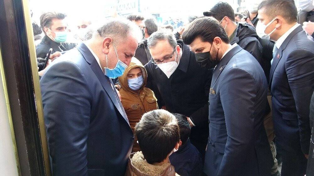 Bakan Kasapoğlu Erciş’te gençlerle buluştu