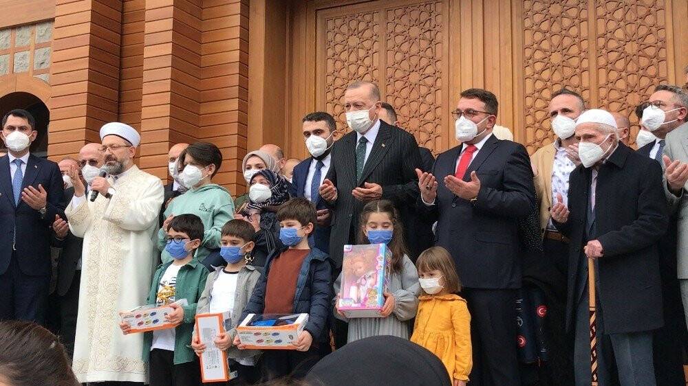 Cumhurbaşkanı Erdoğan Rize’de Hacı Ahmet Erdoğan Camii’nin açılışını gerçekleştirdi