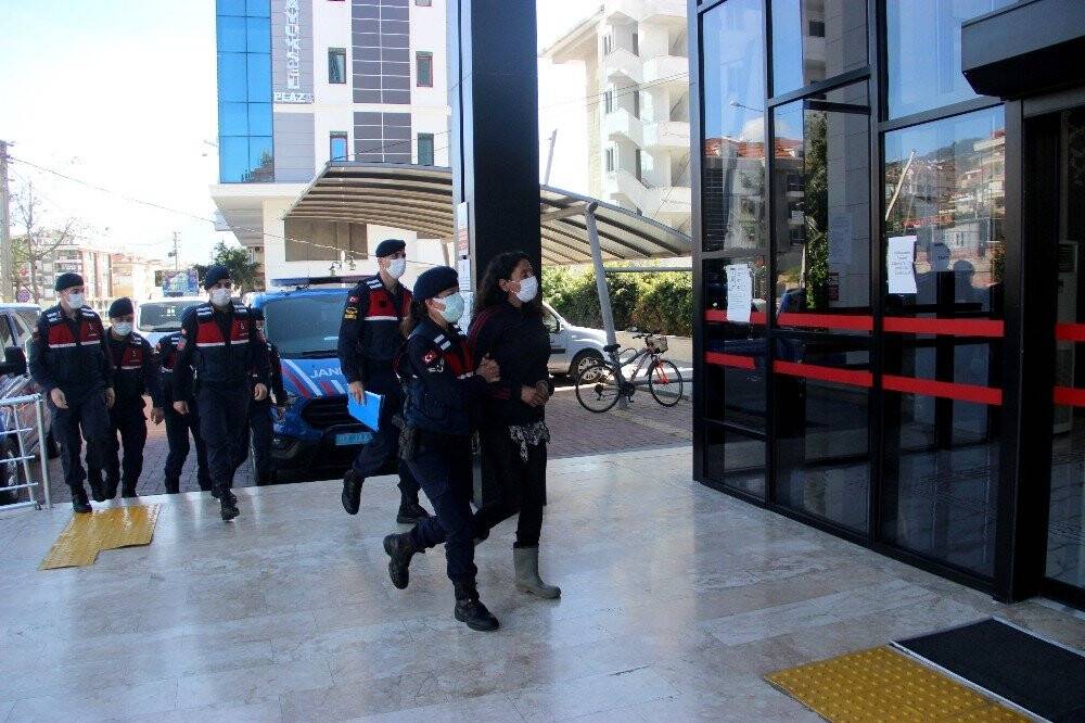 Kaçak barakası yıkılınca pompalı tüfekle baskın yapan kadın tutuklandı
