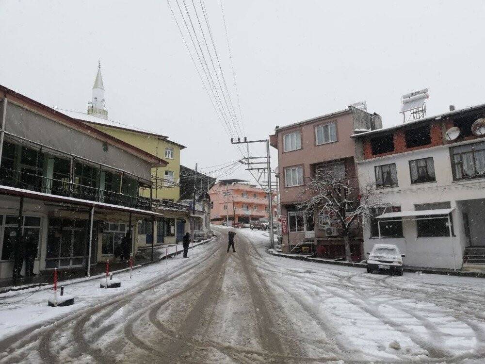 Kazdağları’nda kar yağışı etkili oluyor