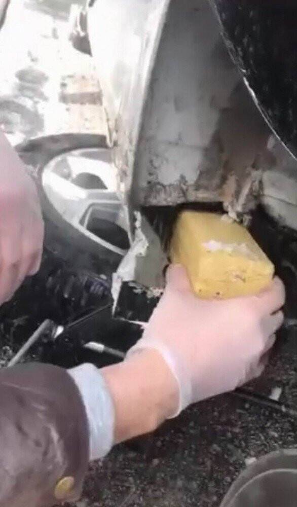 Konya'da uyuşturucu operasyonu! Otomobildeki zuladan 14 kilo 625 gram eroin çıktı