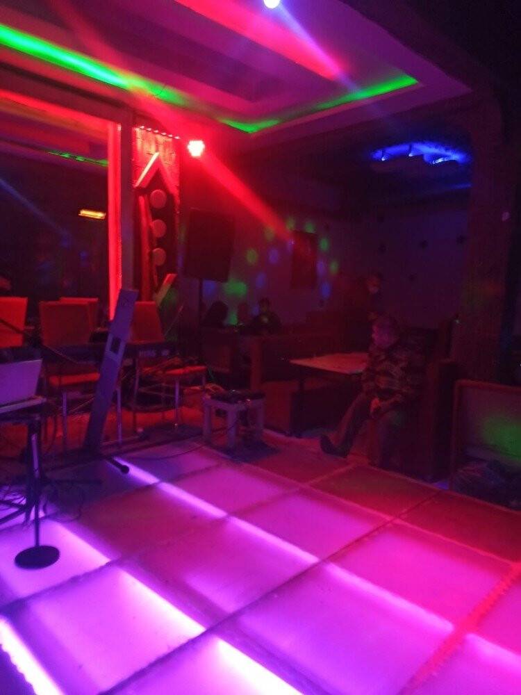 Konya'da kısıtlamada kısıtlamada eğlence mekanında yakalananlara polisten işlem