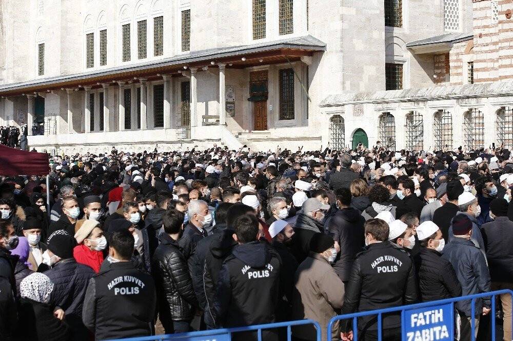 İlahiyatçı Muhammet Emin Saraç son yolculuğuna uğurlandı