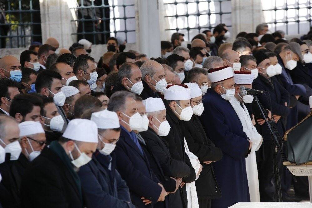 İlahiyatçı Muhammet Emin Saraç son yolculuğuna uğurlandı