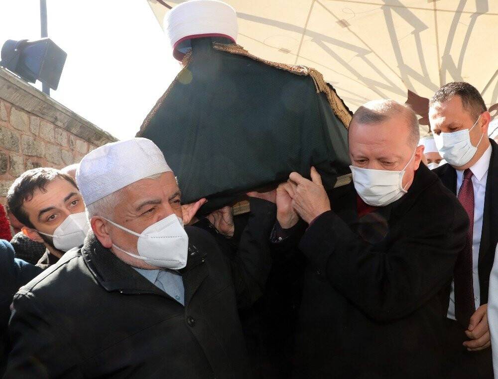 İlahiyatçı Muhammet Emin Saraç son yolculuğuna uğurlandı