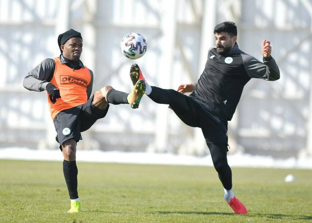 Konyaspor, Gaziantep FK hazırlıklarına ara vermeden başladı