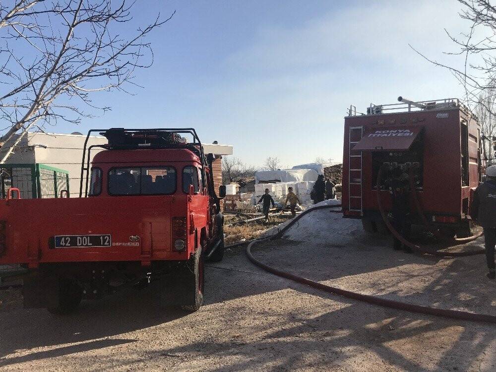 Konya'da Arı kovanı imalathanesinde yangın çıktı!