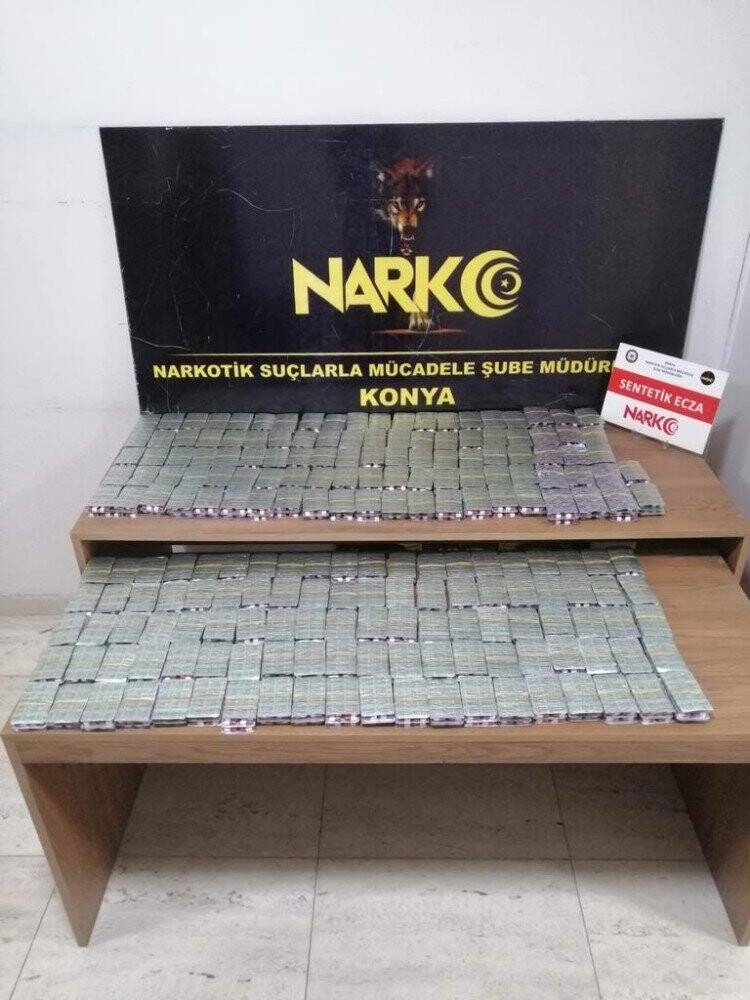 Konya’da uyuşturucu operasyonu! 11 bin 700 uyuşturucu hap ele geçirildi