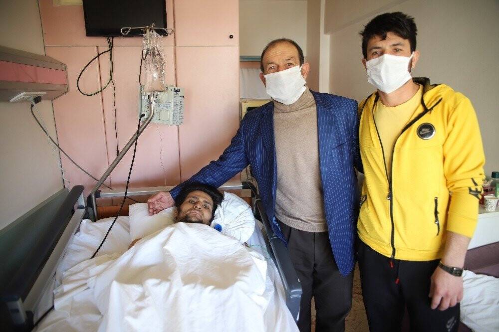 2 ton kalıbın altında kaldı ölmedi hayata tutundu
