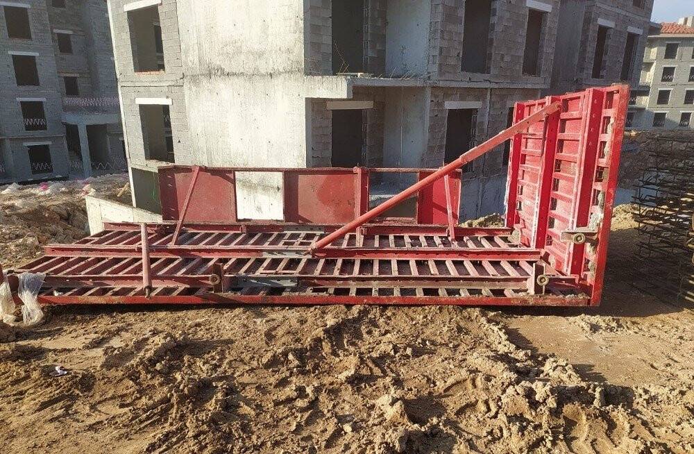 2 ton kalıbın altında kaldı ölmedi hayata tutundu
