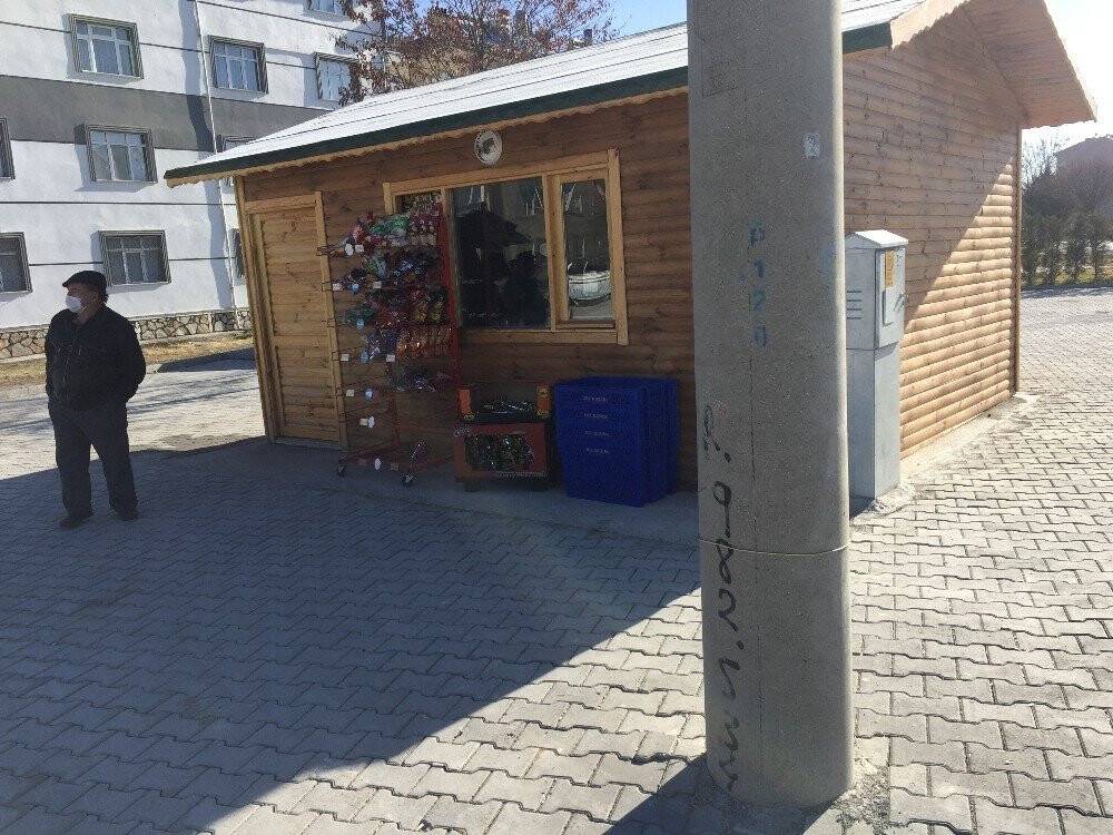 Konya’da bakkal soyuldu!