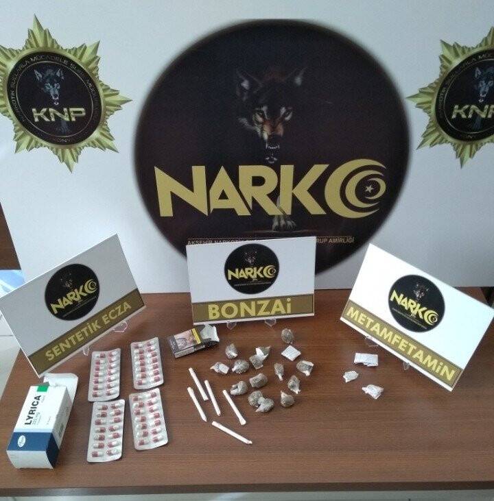 Konya’da çekici ve şoförünün üzerinde uyuşturucu ele geçirildi