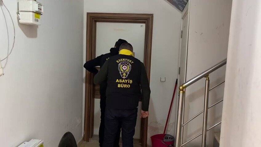 Kaçak muayenehaneye polis baskını