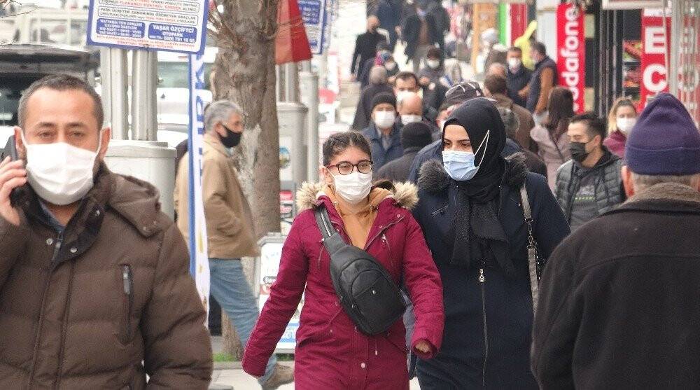 Tedbirler yetersiz kaldı, sokalar doldu taştı