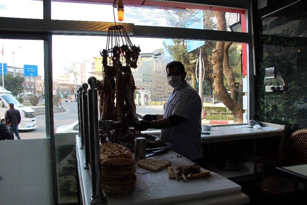 Akşam müjdeyi alan Siirtliler sabah büryana koştu